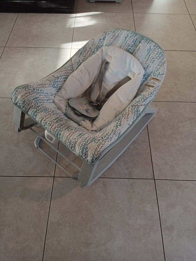 Baby Chair Vibrates Limit 40lb