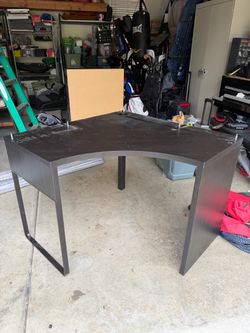 FREE IKEA Desk