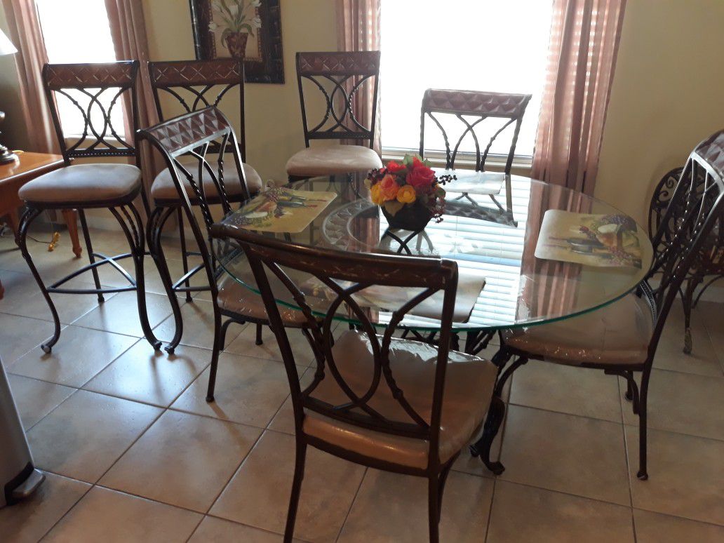 Glass Kitchen table, 4 Chairs plus 3 matching Bar Stools