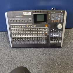 Synthesizer 