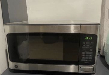 GE Stainless Steel Countertop Microwave