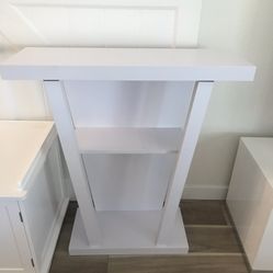 White Entry/Sofa Table/Shelf