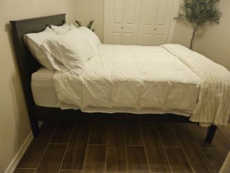 Full size bed