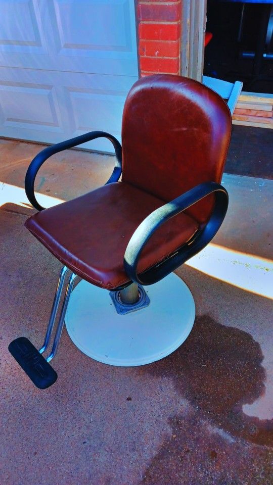 Barber And Shampoo Chairs