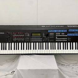Yamaha 88 Key Keyboard