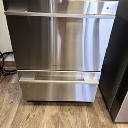New Stainless Steel Fisher & Paykel Series 9 24 Inch Fully-Integrated Double DishDrawer 