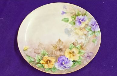Vintage One of a Kind Handpainted Floral 9 1/4" Plate Signed On back by artist CR5P081
