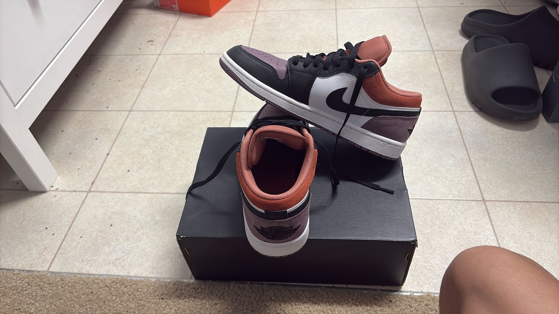 Jordan 1 Low SE