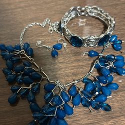 Blue Paparazzi Necklace @ Bracelet Set