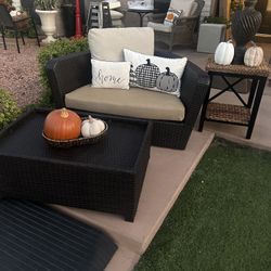 Beautiful Wicker Patio Set