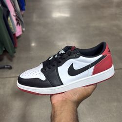 Pre loved Air Jordan 1 low Black toe Sz9.5