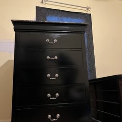 This furniture Has More Stuff Included Check Description Below