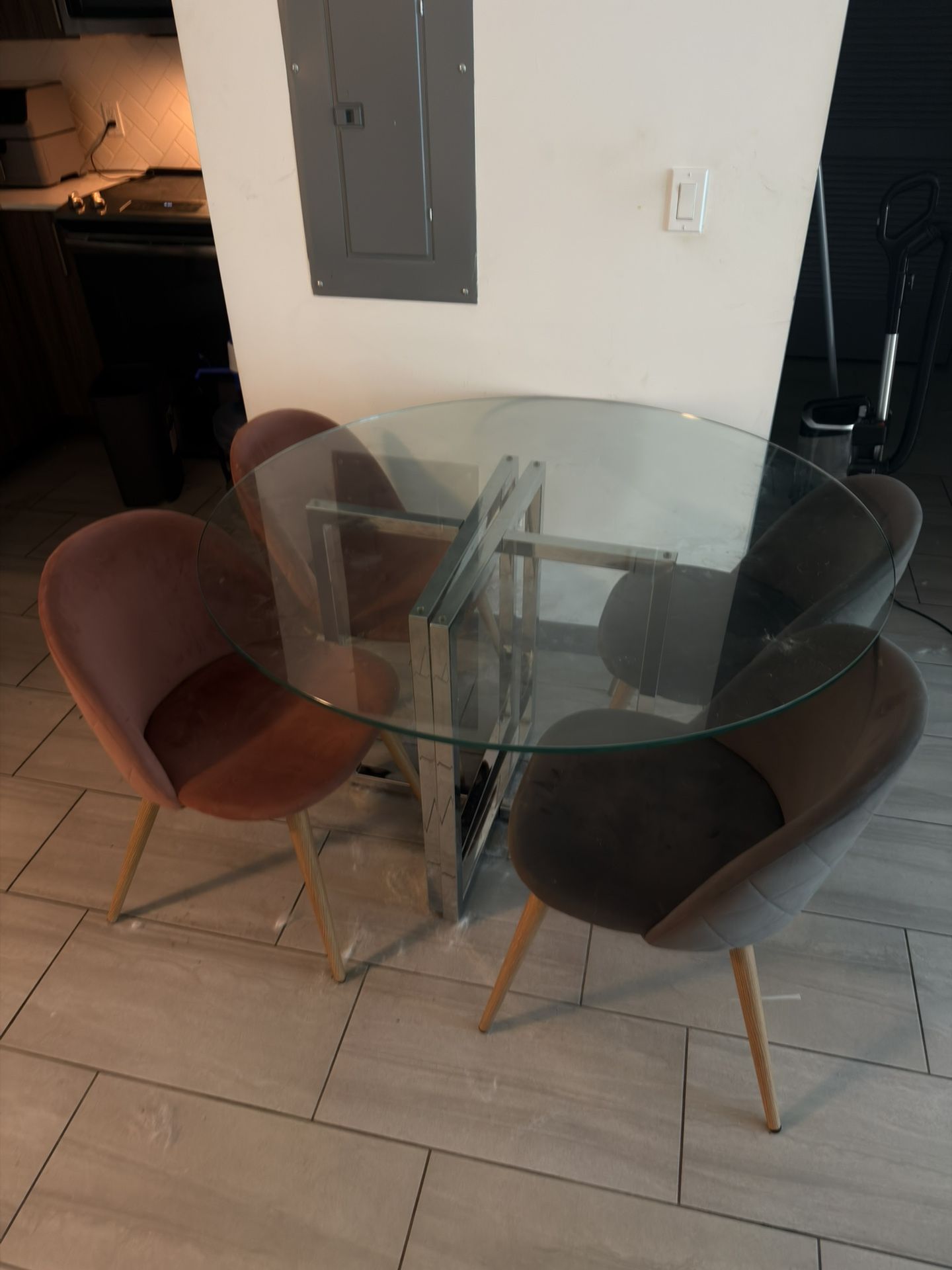$100 Table Set - Need gone today