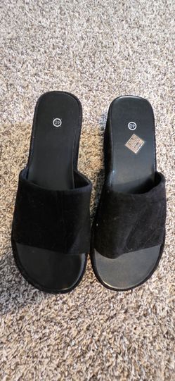 NEW Black Platform Sandels