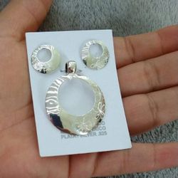 925 Sterling Silver Pendant With The Earrings/Dije Con Aretes De Plata 925