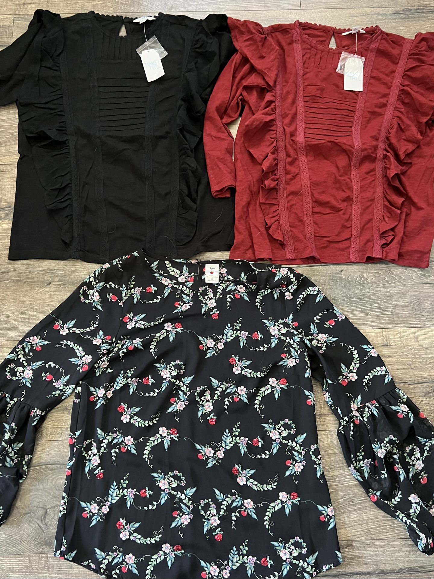 Women’s Size Small Shirts 