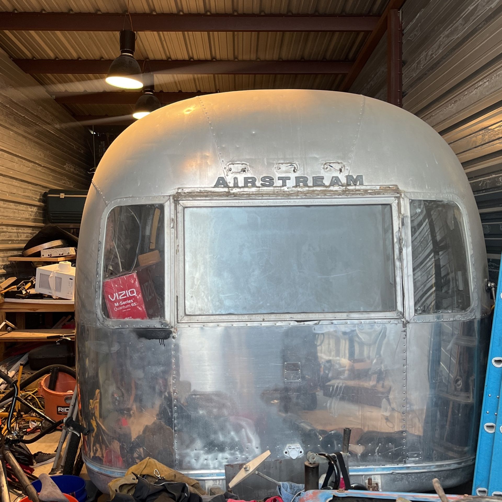 1972 Airstream Land yacht