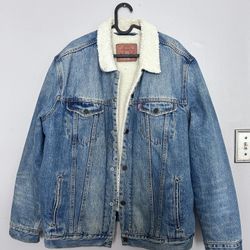 VINTAGE LEVI DENIM JACKET 