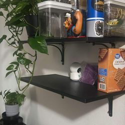 Shelves With Metal Brackets 