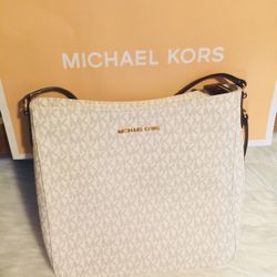 Michael Kors Vanilla Large Jet Set Messenger Crossbody Bag