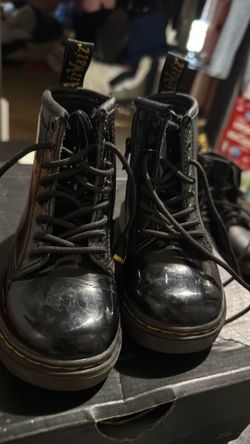 Dr martens toddler boots