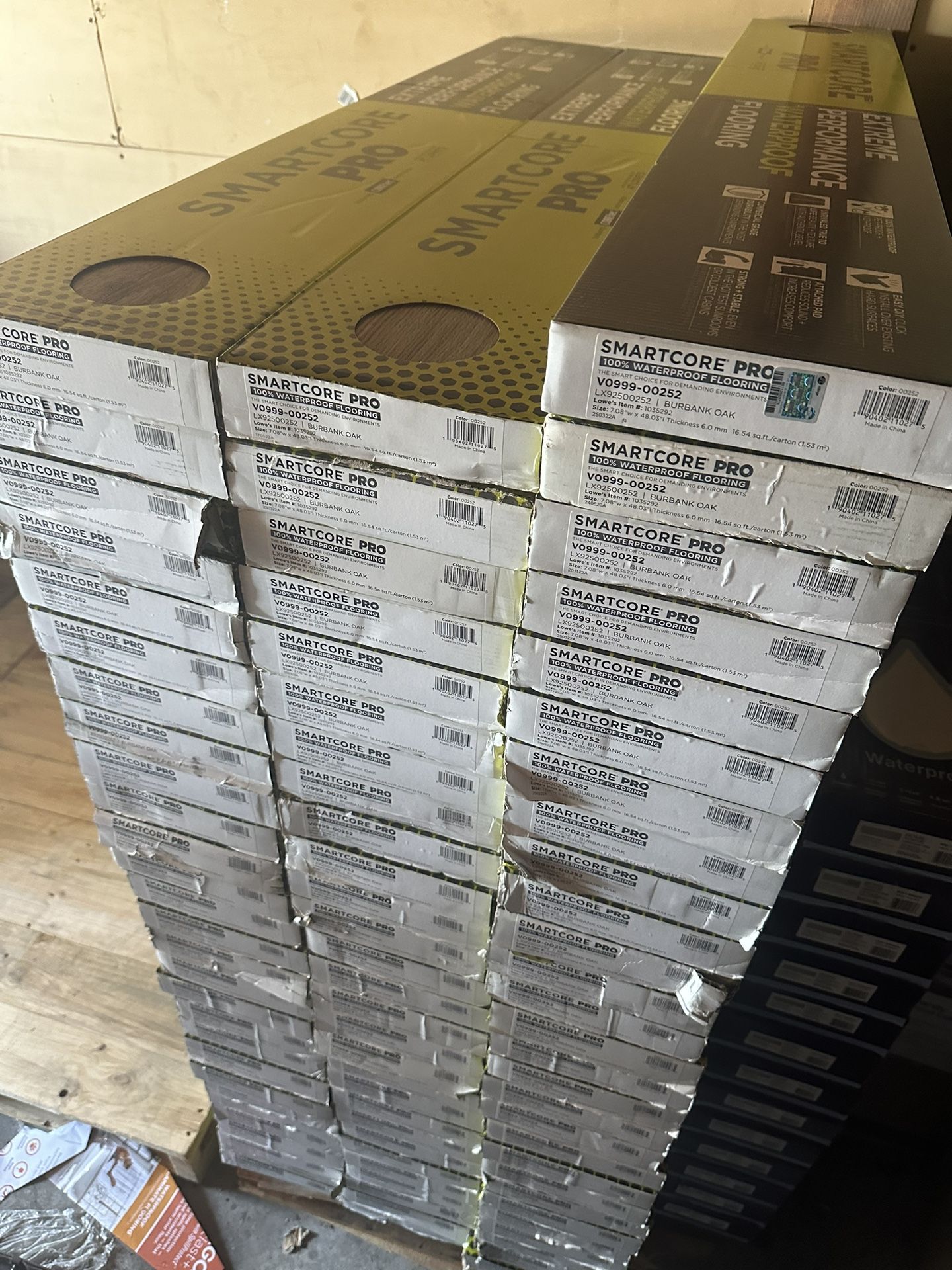 SMARTCORE By COREtec Floors Burbank Oak Luxury Vinyl Flooring