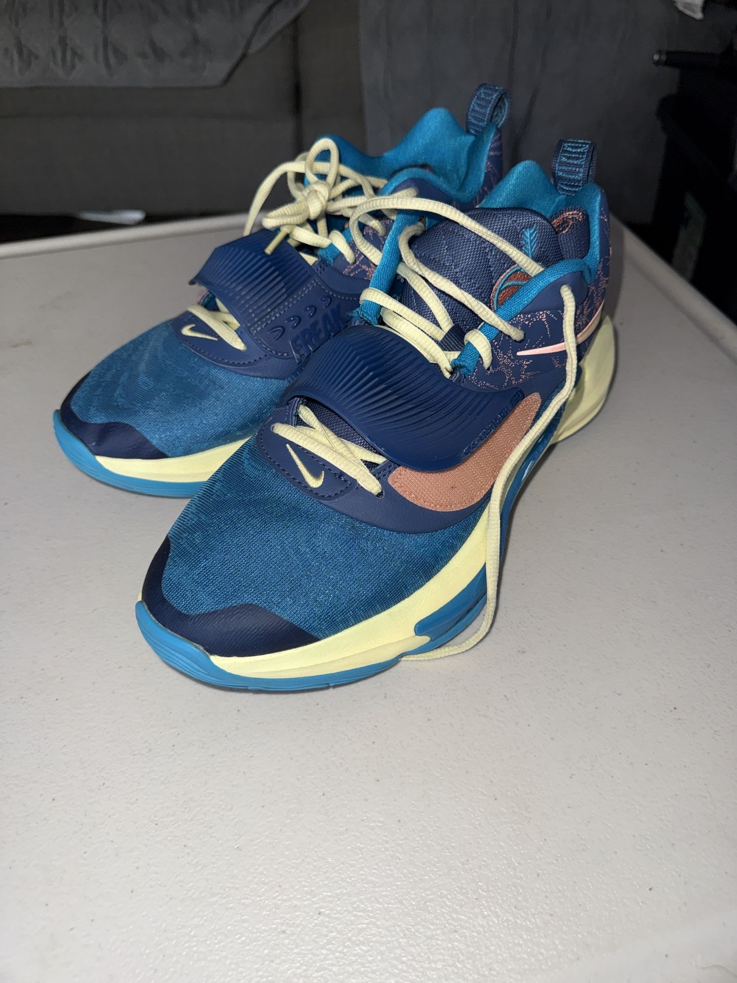 Size 10 - Nike Zoom Freak 3 NRG Valentines Day 2022