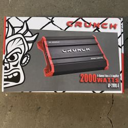 CRUNCH 2000 watts 4 channel voice amplifier