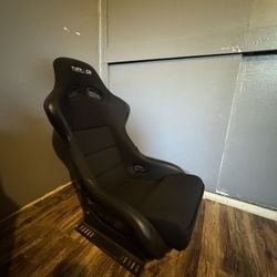 Bucket seat 