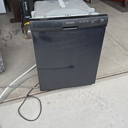 Dish washer