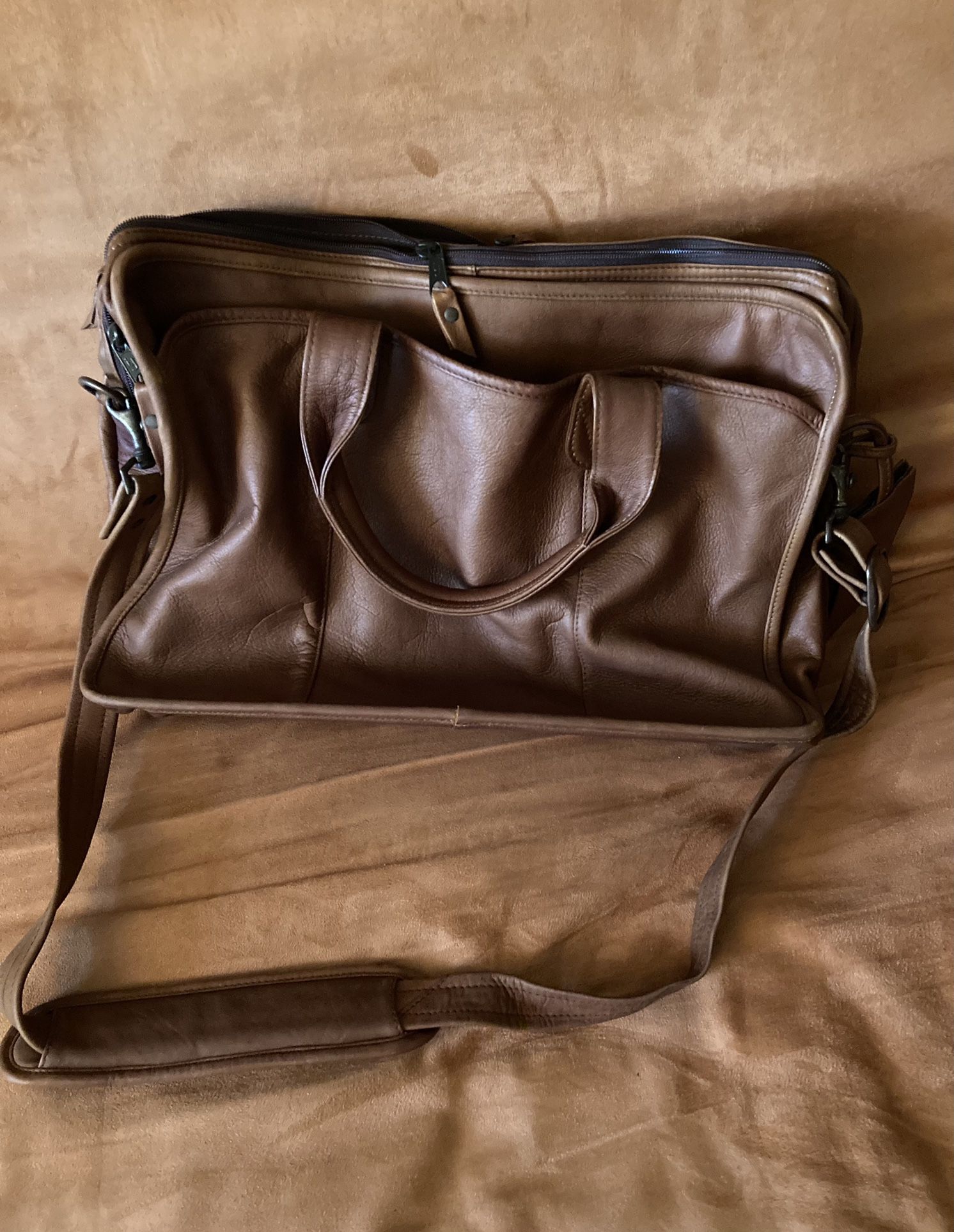 ALL GENUINE LEATHER BRIEFCASE NEVER USED