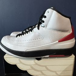 Jordan 2 Retro Chicago Size 10. Used