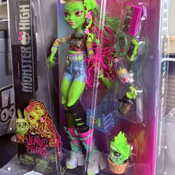 Monster High G3 Venus McFlytrap Doll - New In Box - Minor Plastic Scratches