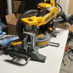 METER SAW DEWALT BRUSHLESS FLEX VOLT 120 VOLT DHS790