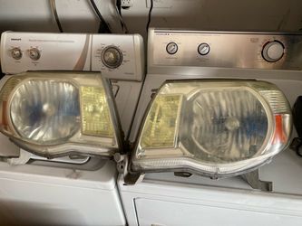 2007 Toyota Tacoma Headlights
