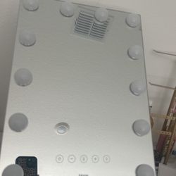 Mini vanity mirror