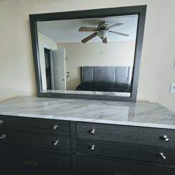 Dresser W/Mirror 