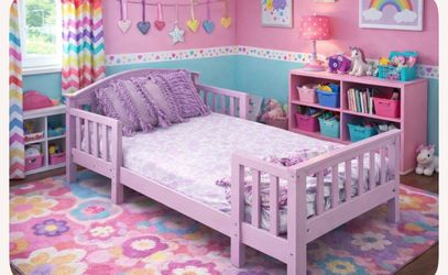 Girls toddler bed in pink