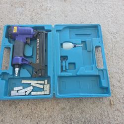 Central Pneumatic Air Nailer/Stapler 2 in 1 Kit *Works Great 