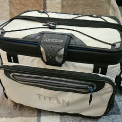 Titan XL cooler / Lunchbox