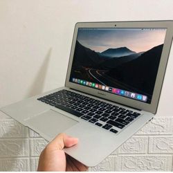 Apple MacBook Air 13” I5 Processor 4GB RAM 256GB SSD $175