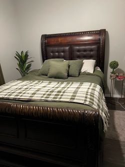 Queen bed