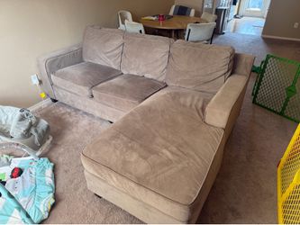 Sectional couch with reversible chaise