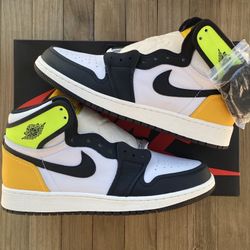 Air Jordan 1 Retro High OG White Volt Gold (555088-118)  