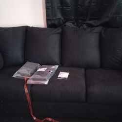 2 BRAND NEW ASHLEY FURNITURE SOFA'S BRAND NEW FOR 700$