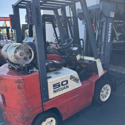 5000 Lbs Forklift With Quad Mast 