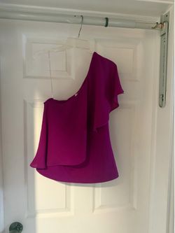 One-Shoulder Ruffle Top in Fuchsia size S