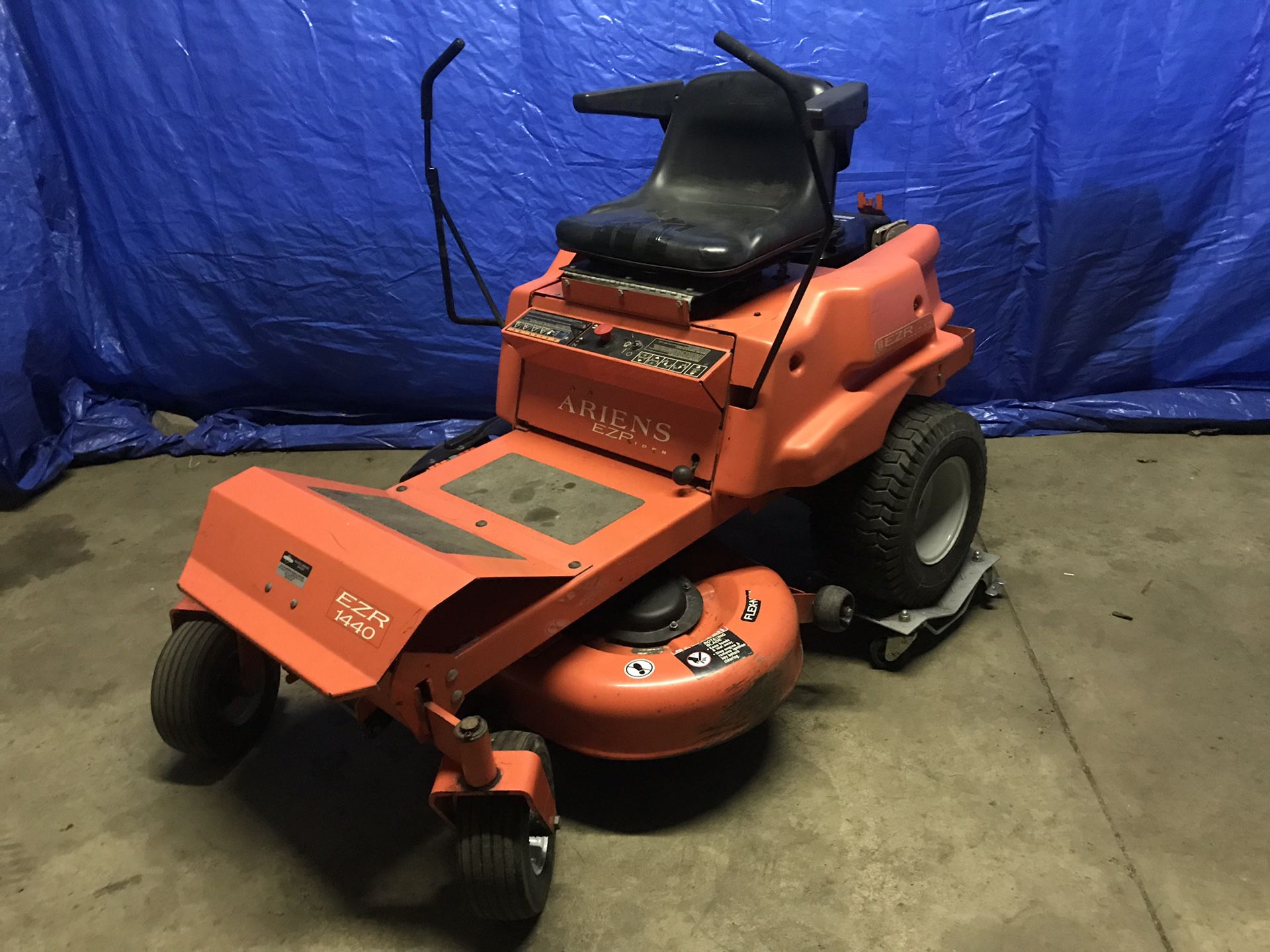 Lawn mower zero turn ariens 1440 fully serviced excellent condition