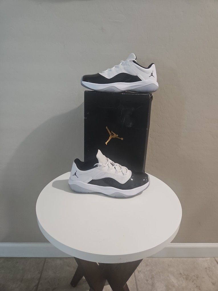 JORDANS CMFT SIZE 11mens