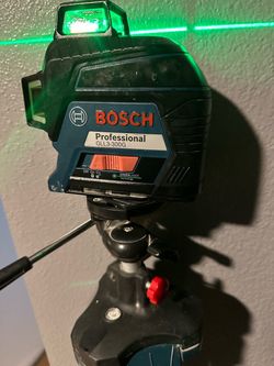 BOSCH 300ft.  360• self leveling laser